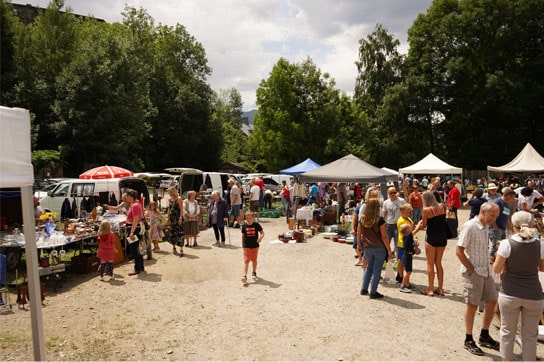 Flohmarkt auf Burg Sommeregg